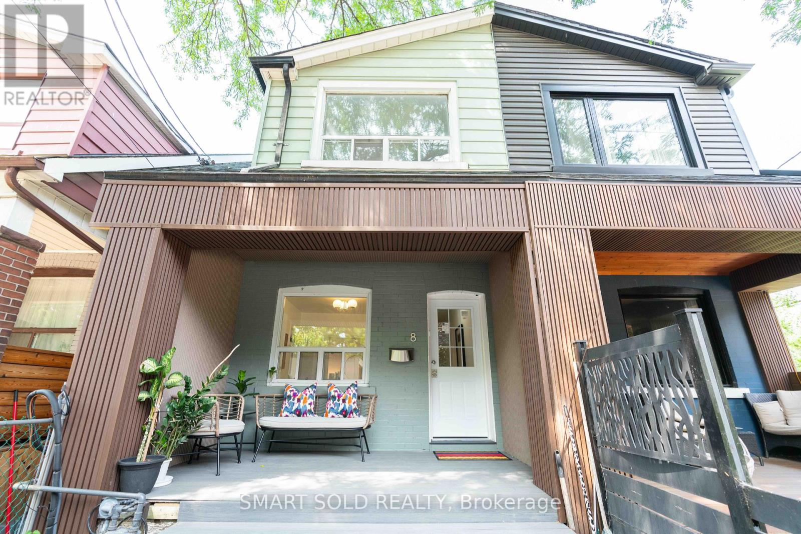 8 HANSON STREET