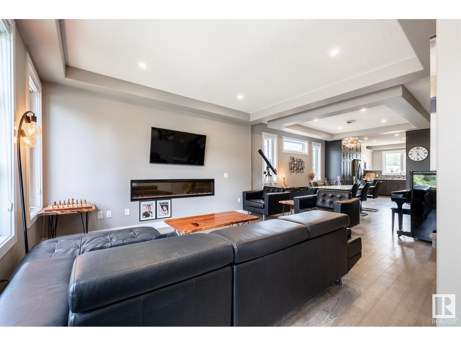 8809 148 ST NW