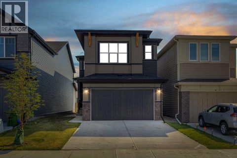 211 Creekstone Row SW Calgary AB T2X4Y4