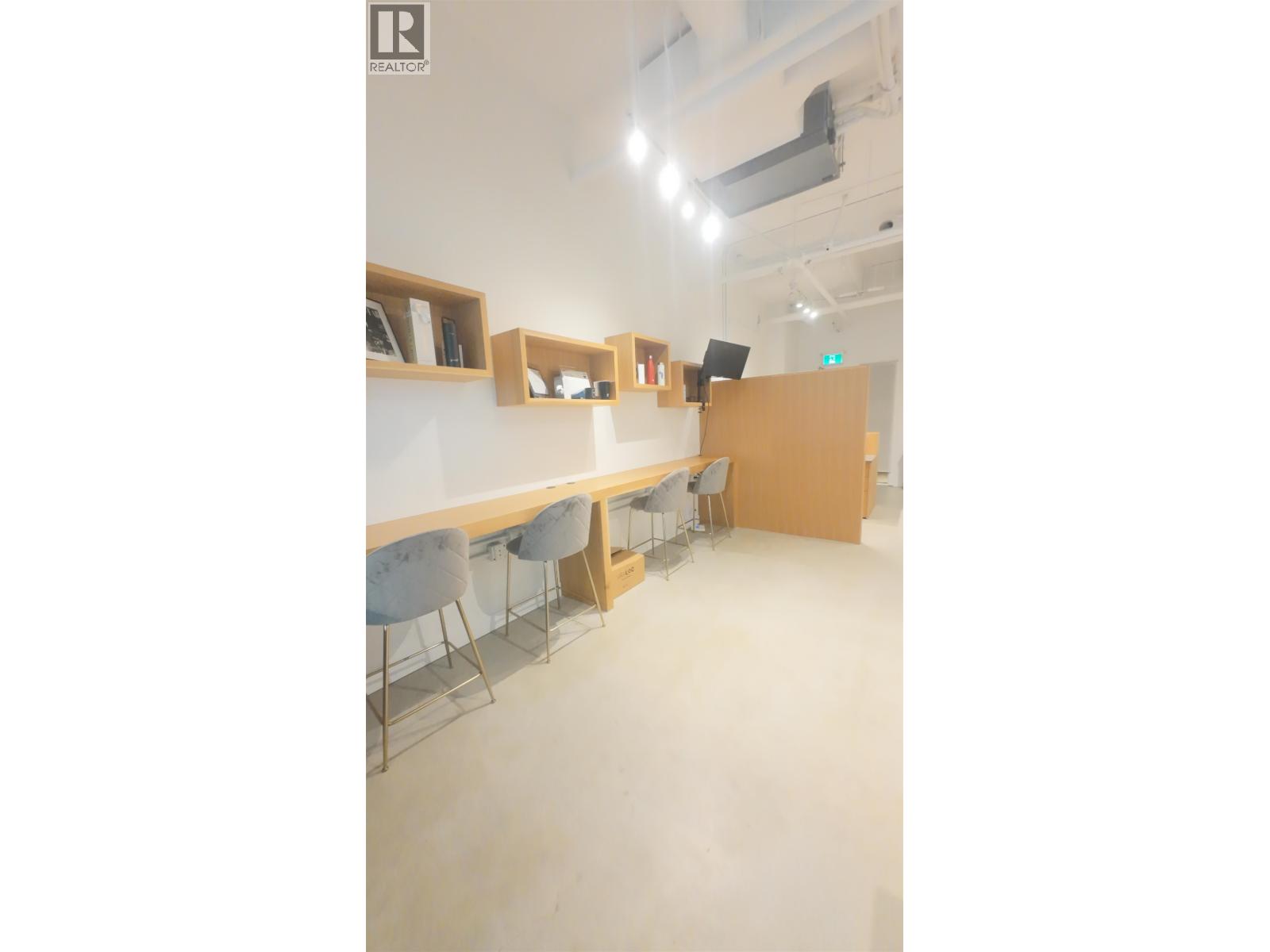 631 6378 SILVER AVENUE