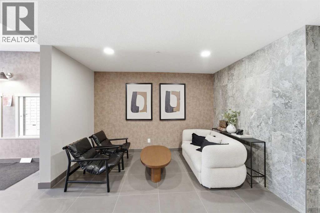 313, 700 Shawnee Square SW