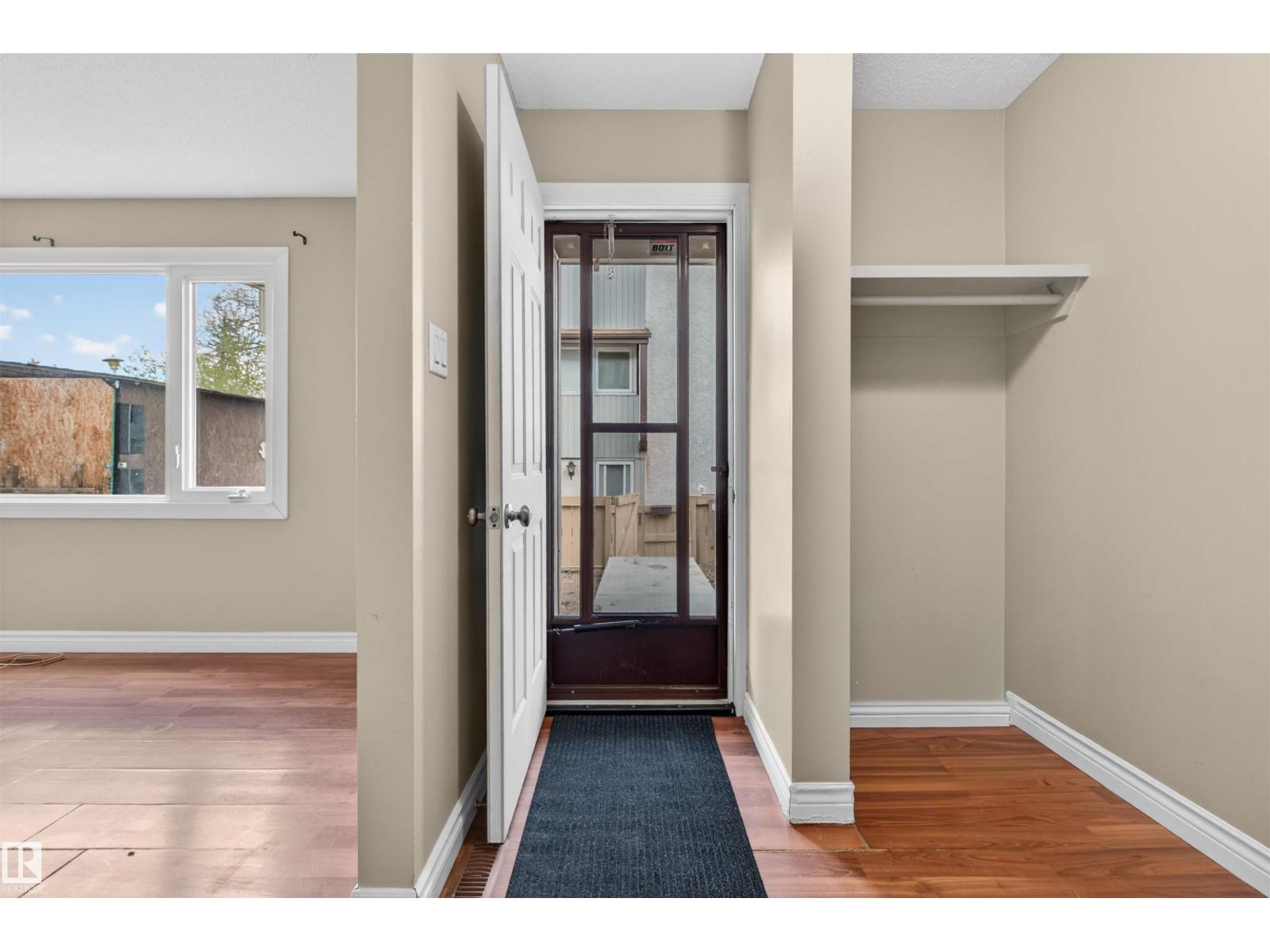 #8 14105 82 ST NW