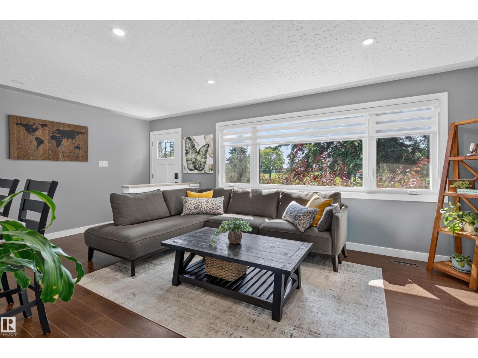 12136 135A AV NW