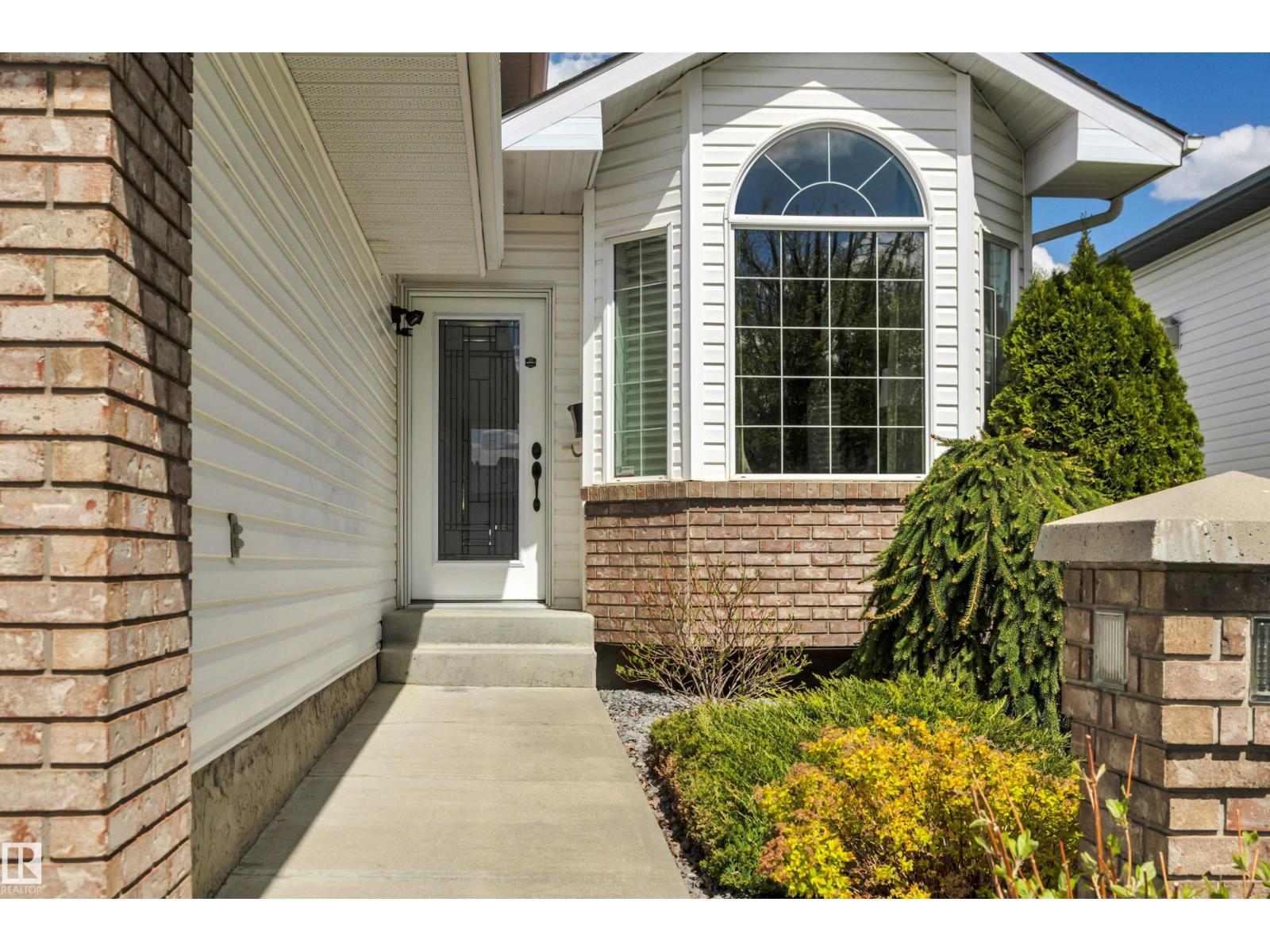 117 HOLLICK-KENYON WY NW