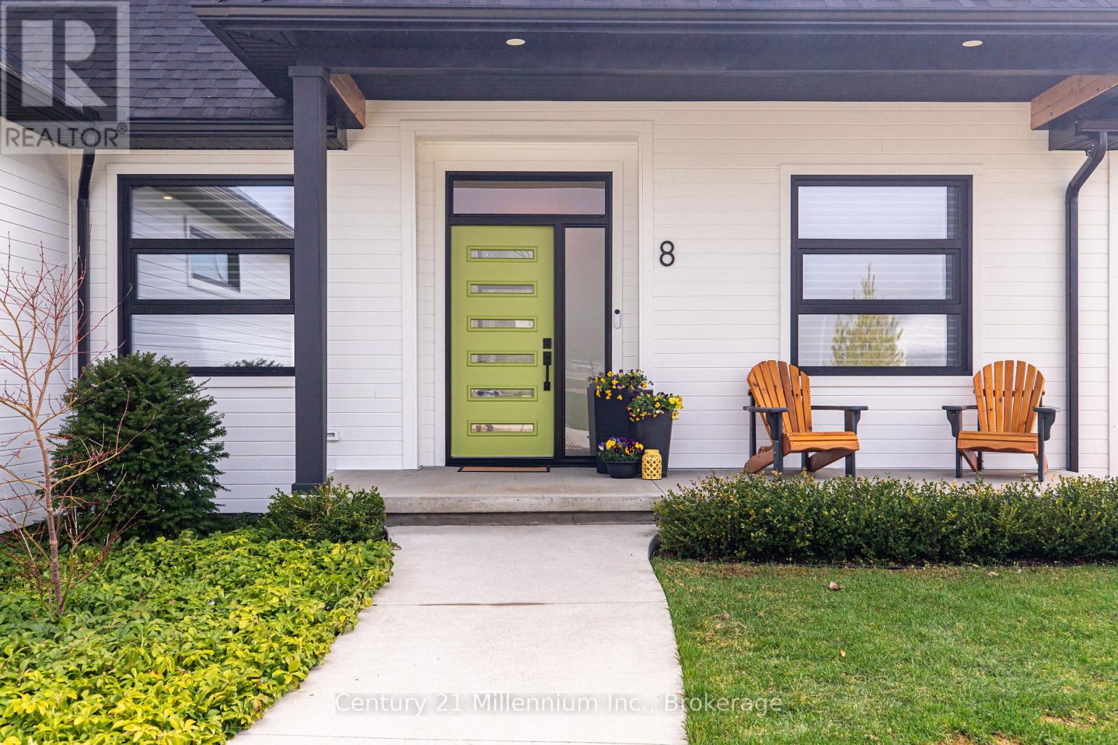 8 SUNSET PLACE