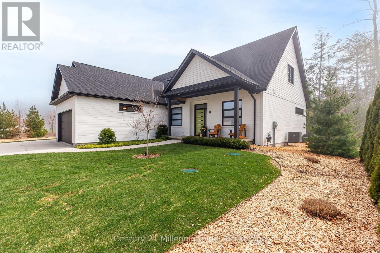 8 SUNSET PLACE