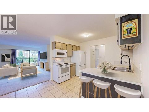 206 138 W 18TH STREET North Vancouver BC V7M1W4