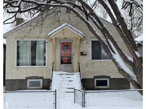 9811 78 AV NW Edmonton AB T6E1N4