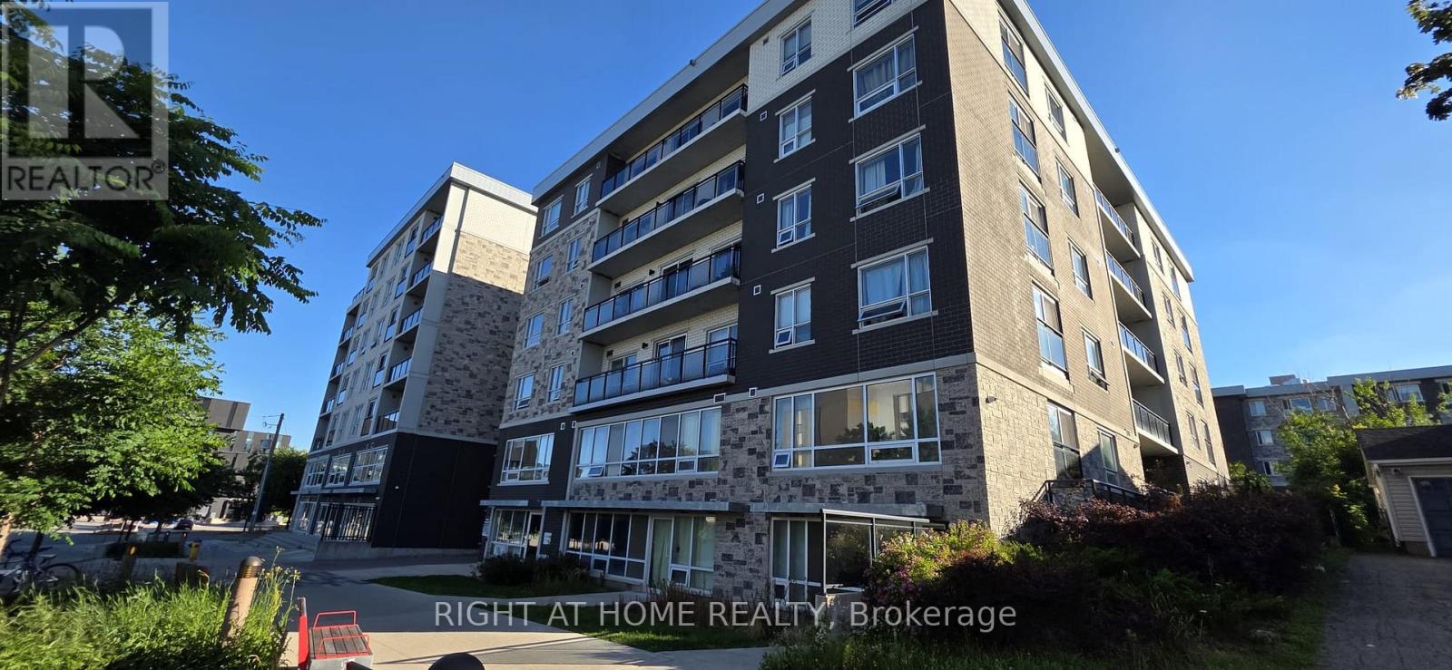 206 - 275A LARCH STREET