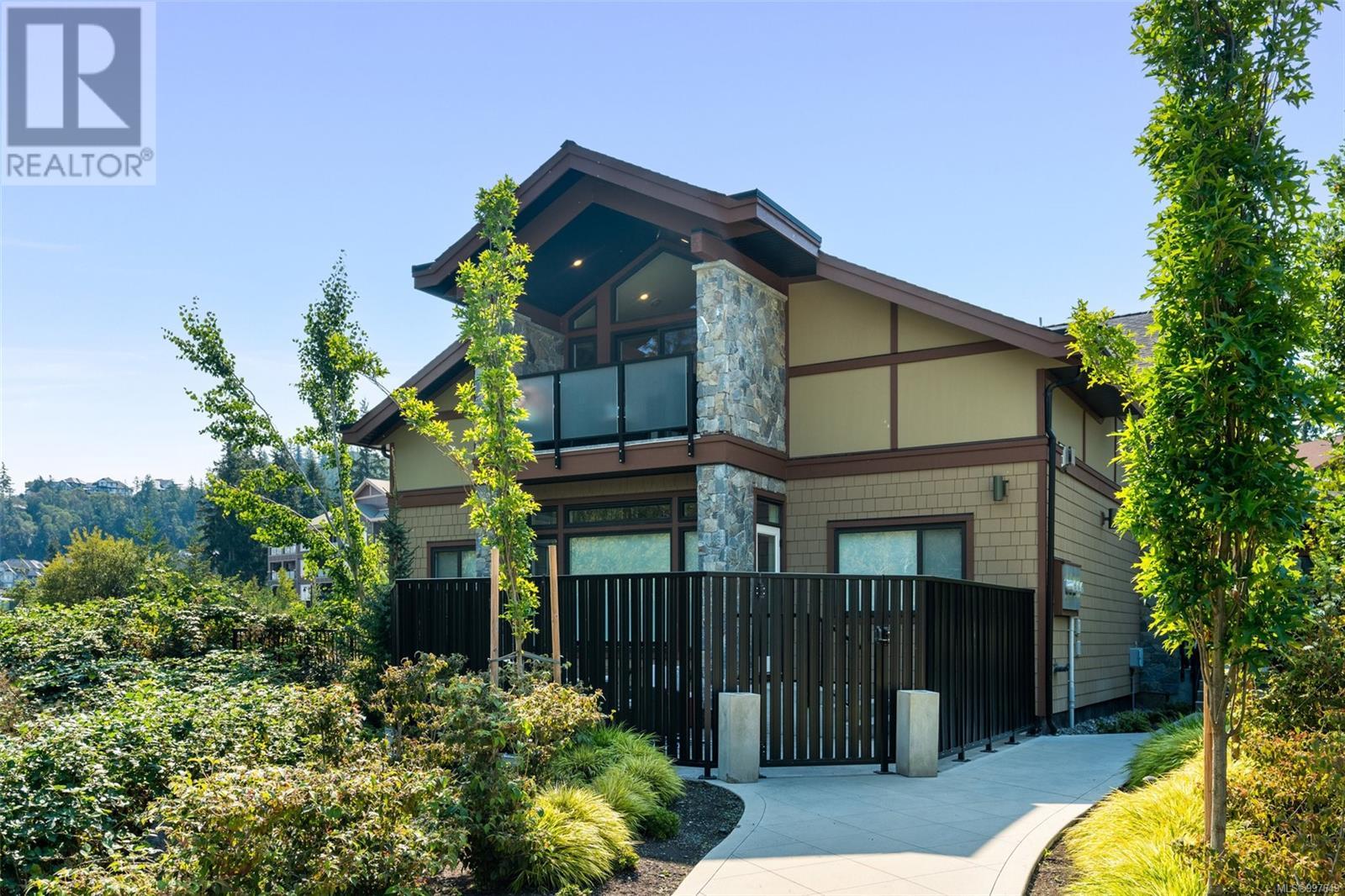 201 2045 Country Club Way