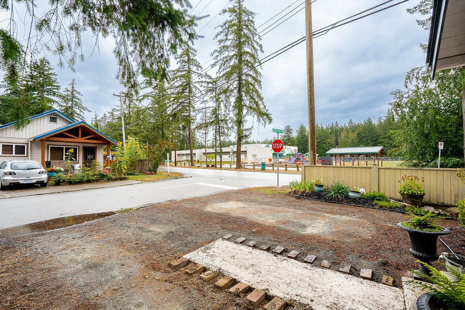 338 BALSAM STREET|Cultus Lake North