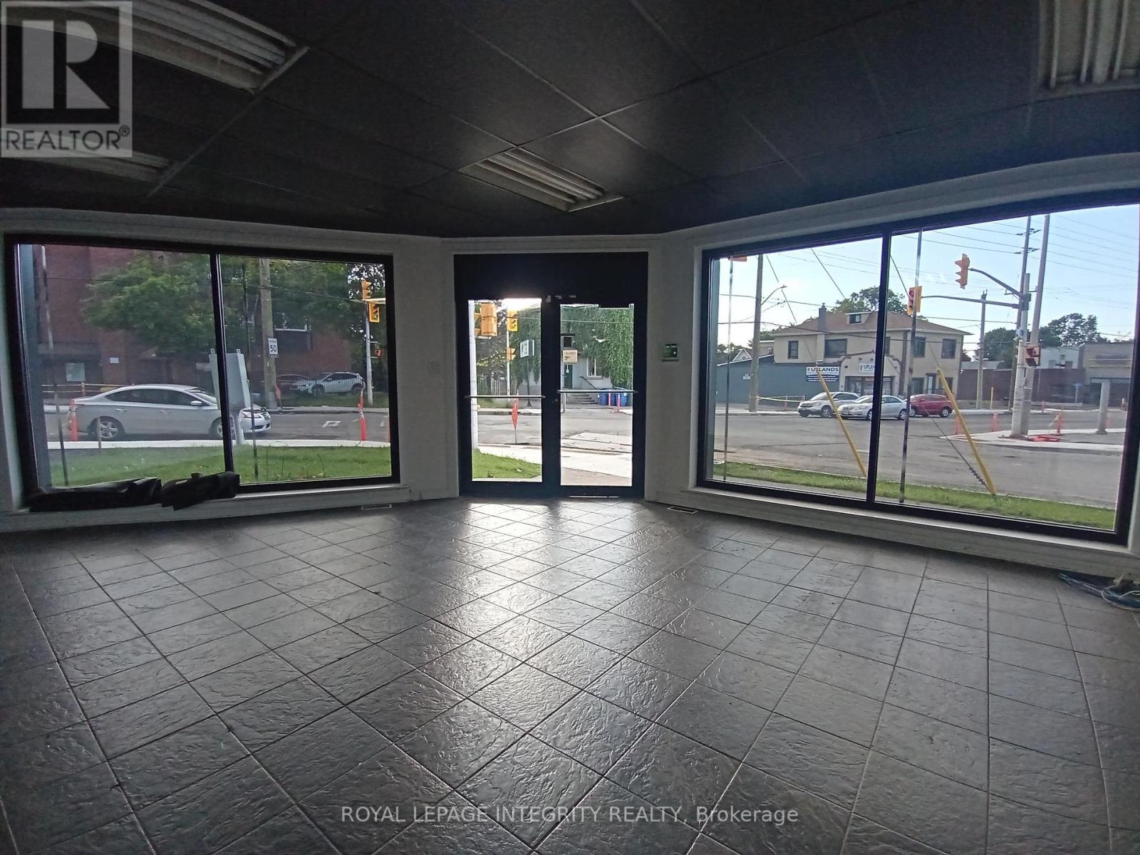 1049 MERIVALE ROAD