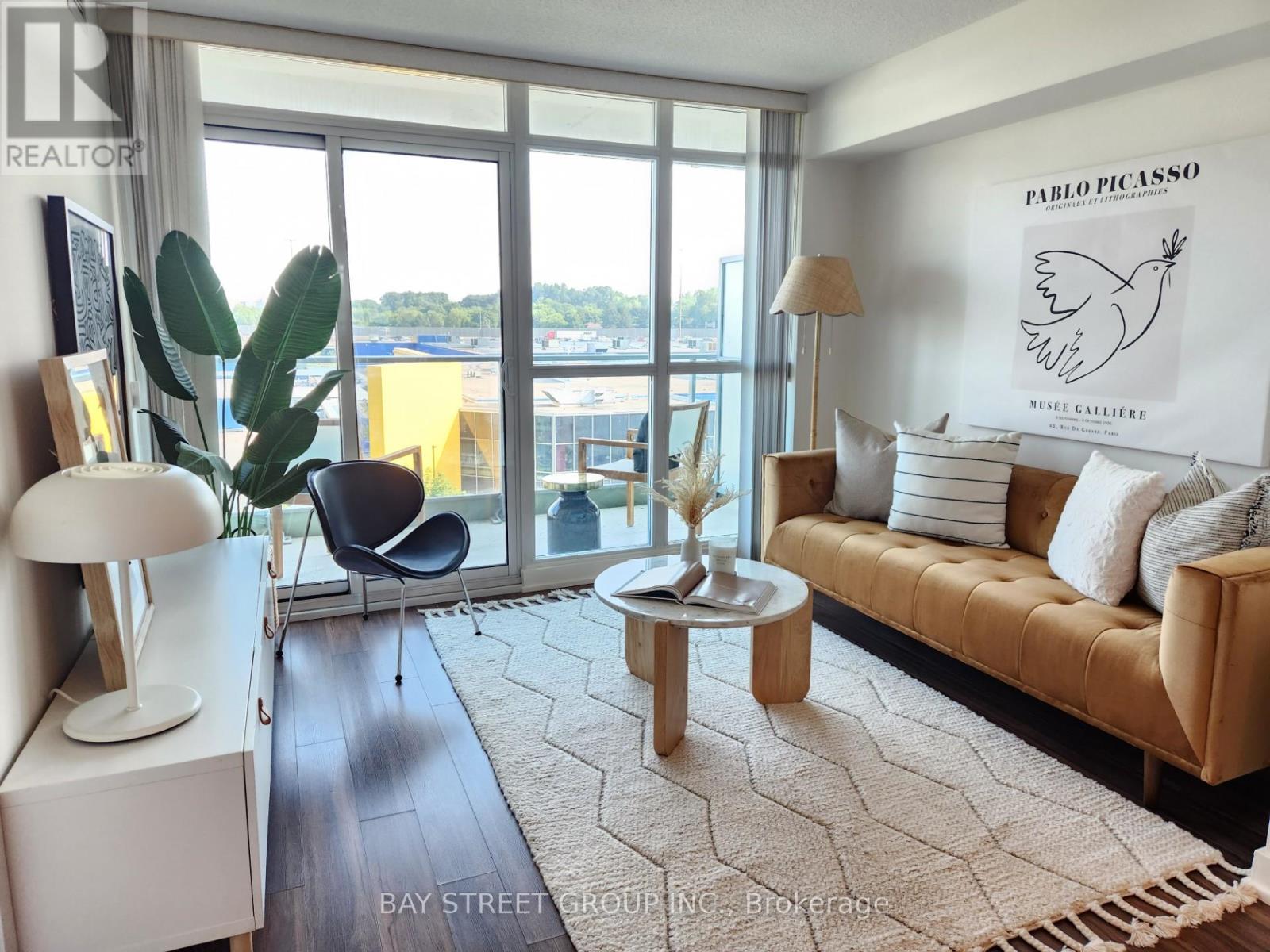 512 - 29 SINGER COURT
