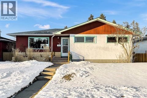 126 Springwood Drive SW Calgary AB T2W0K5