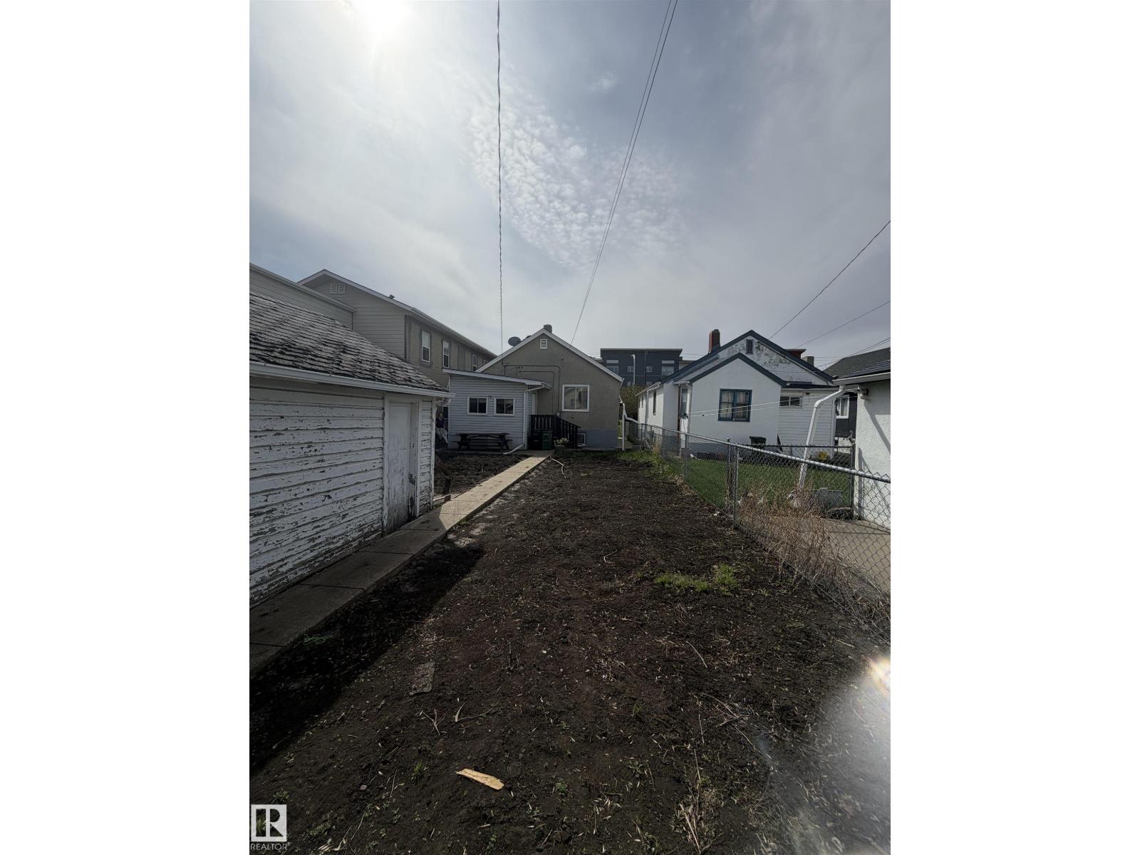 9630 106 AV NW