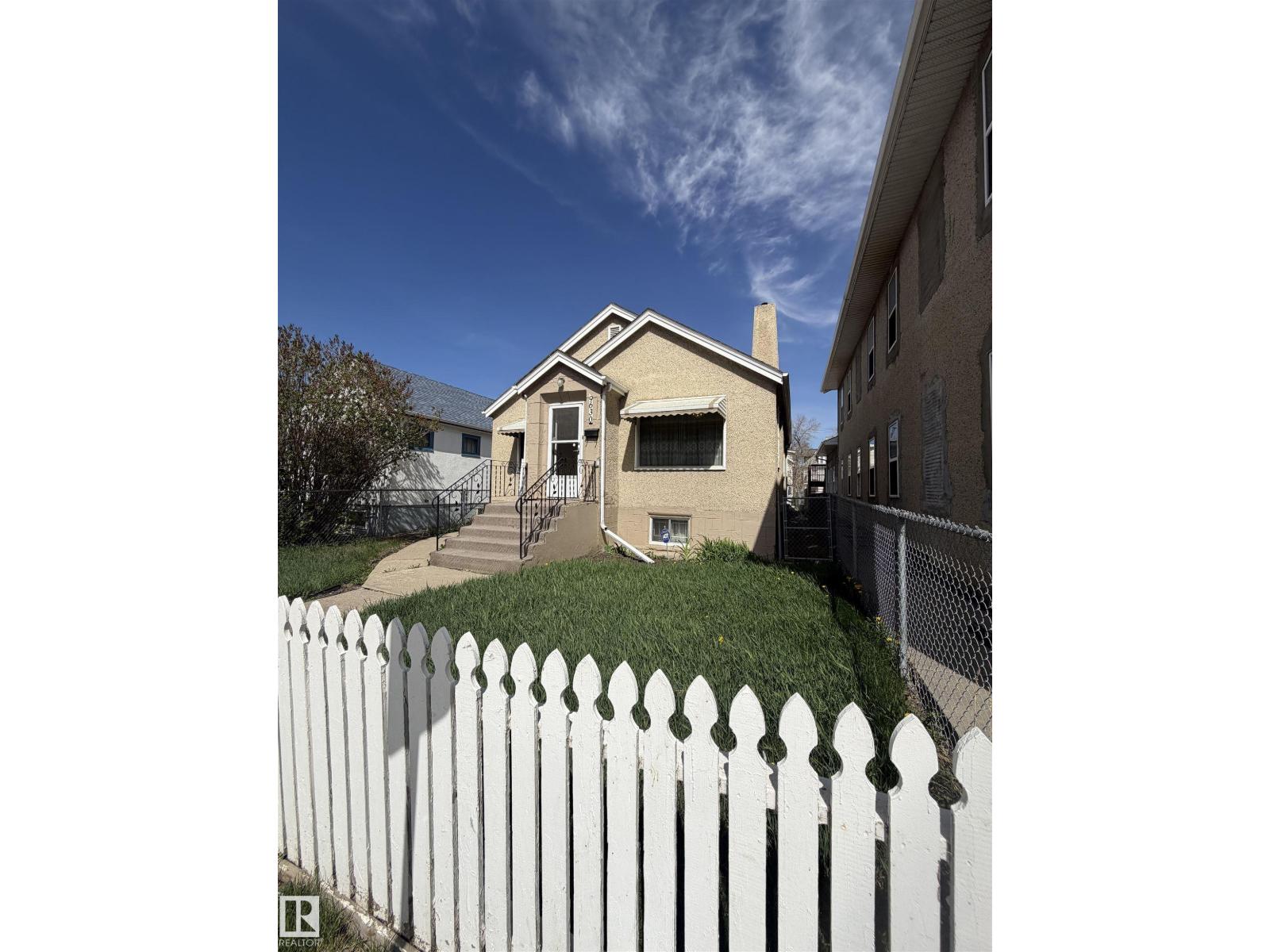9630 106 AV NW