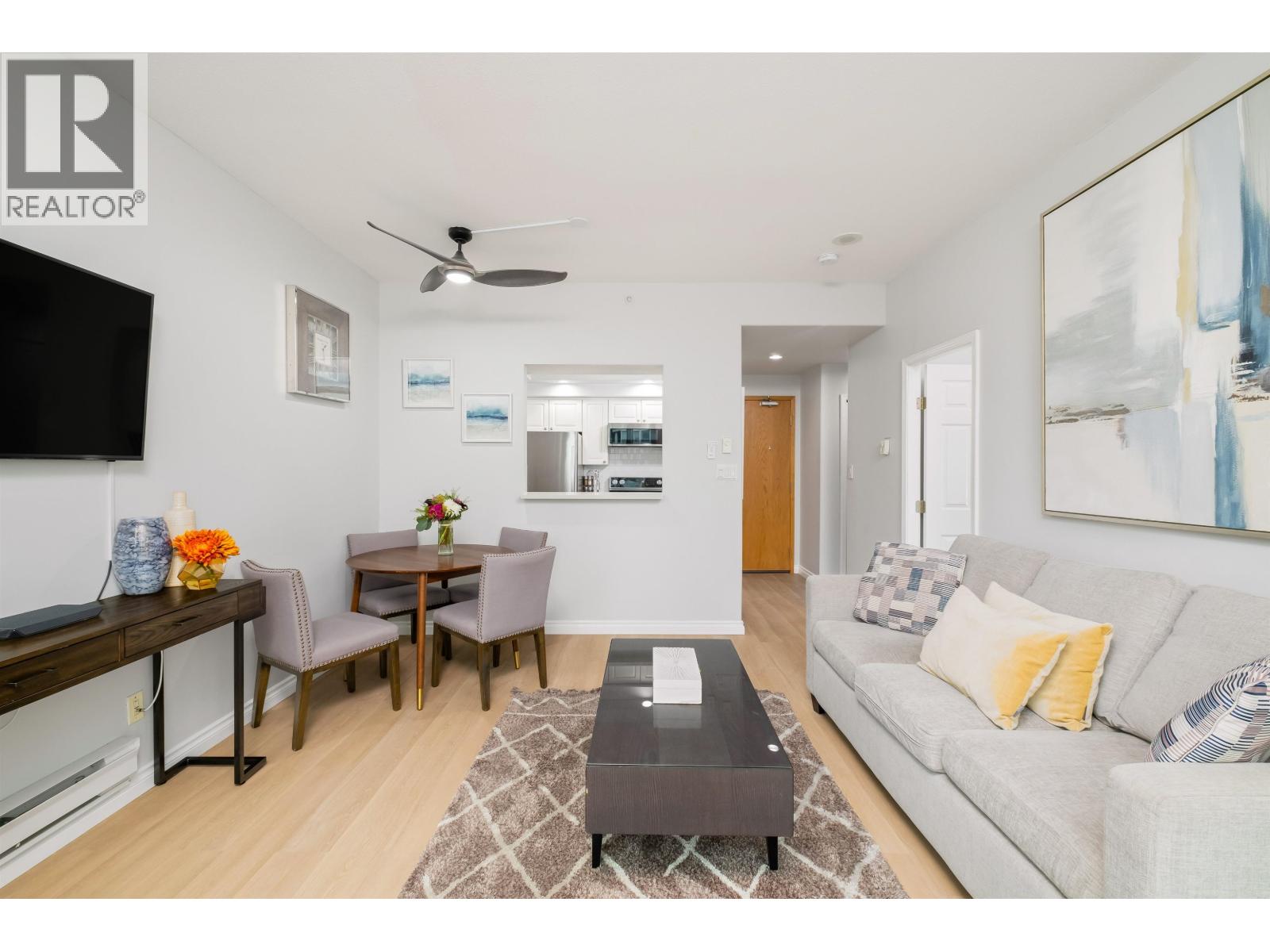 1105 1383 HOWE STREET