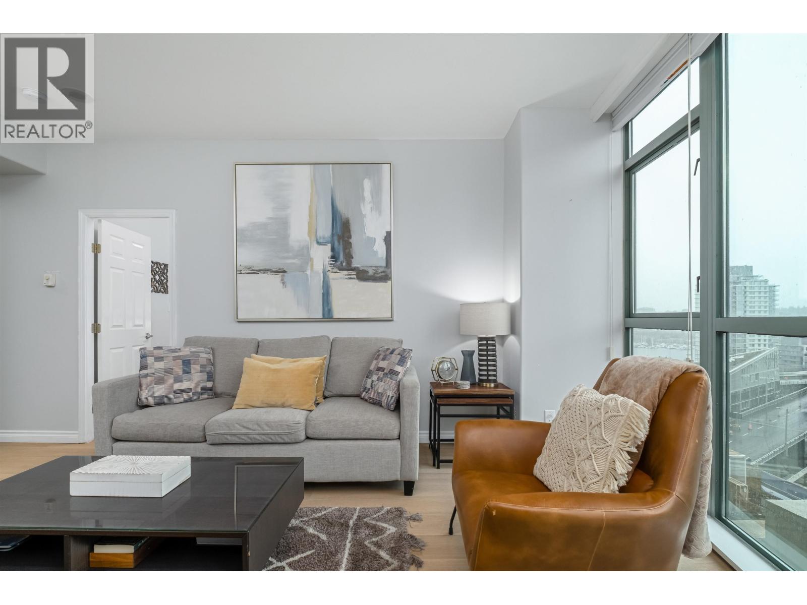 1105 1383 HOWE STREET