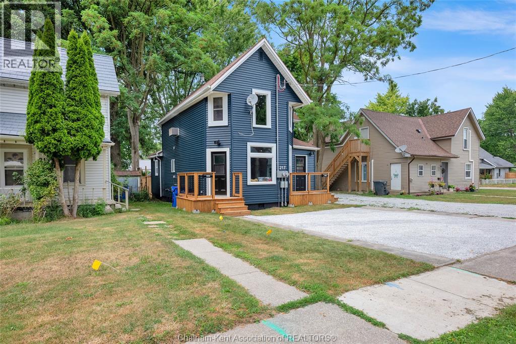 217 SELKIRK STREET