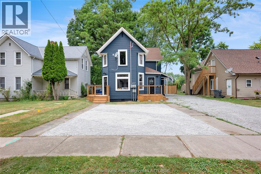 217 SELKIRK STREET