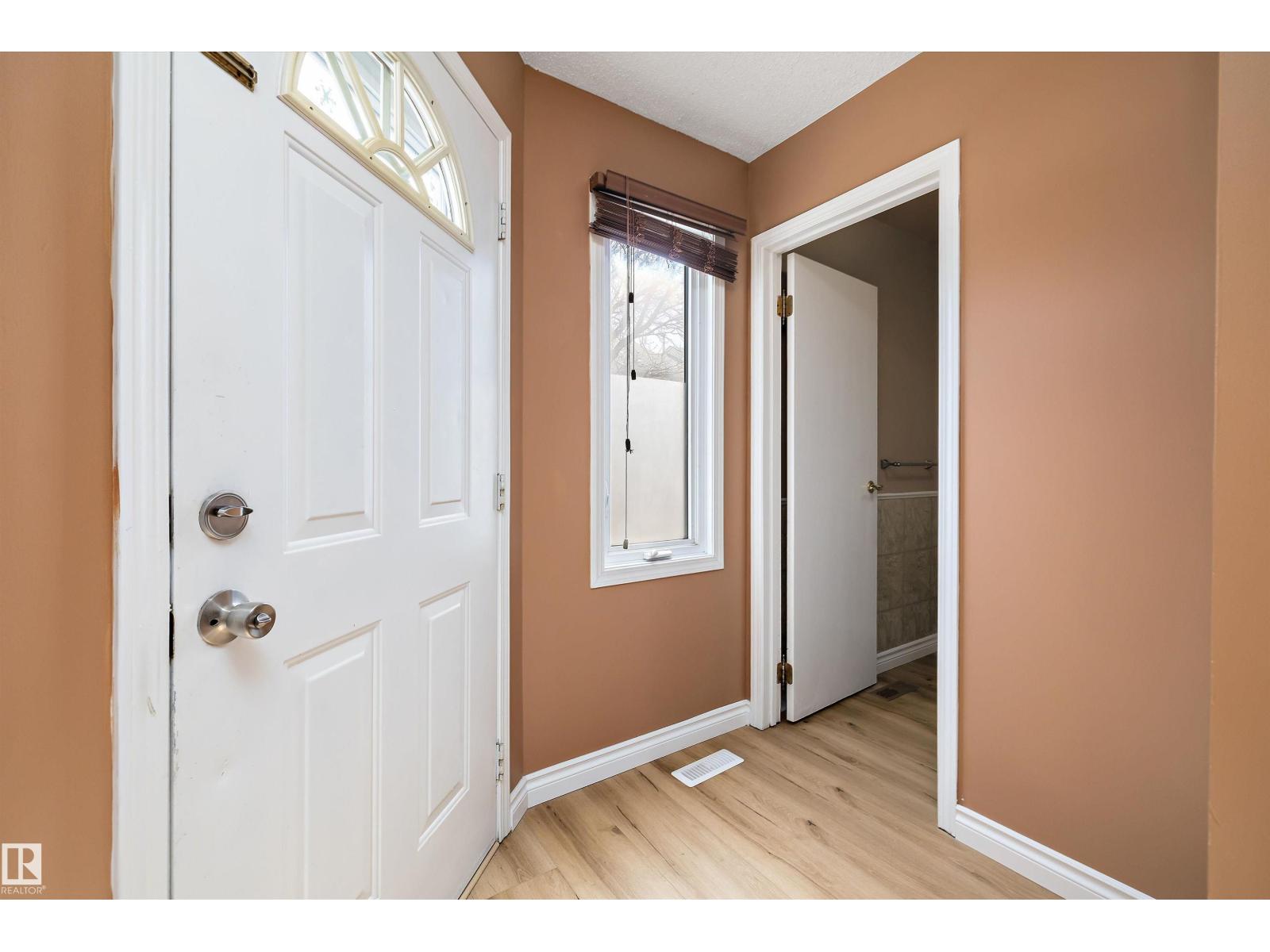 17423 92 AV NW