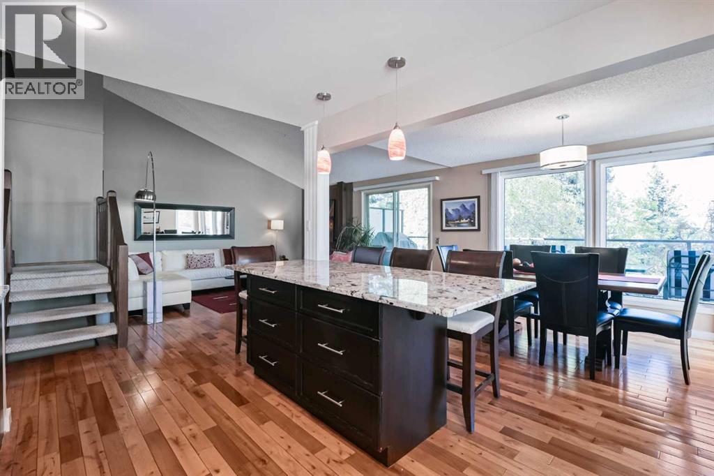 44 Coach Manor Rise SW