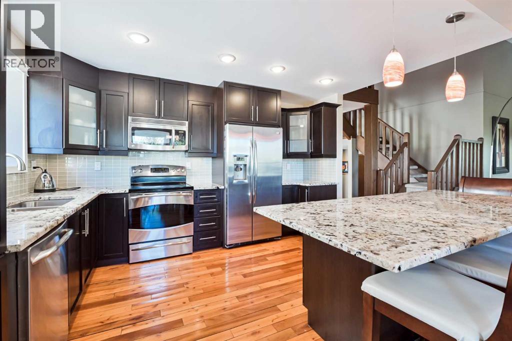 44 Coach Manor Rise SW