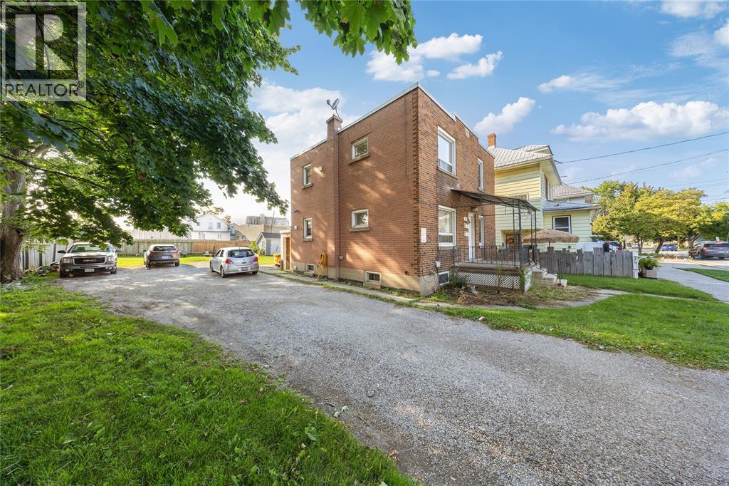 115 BROCK STREET North