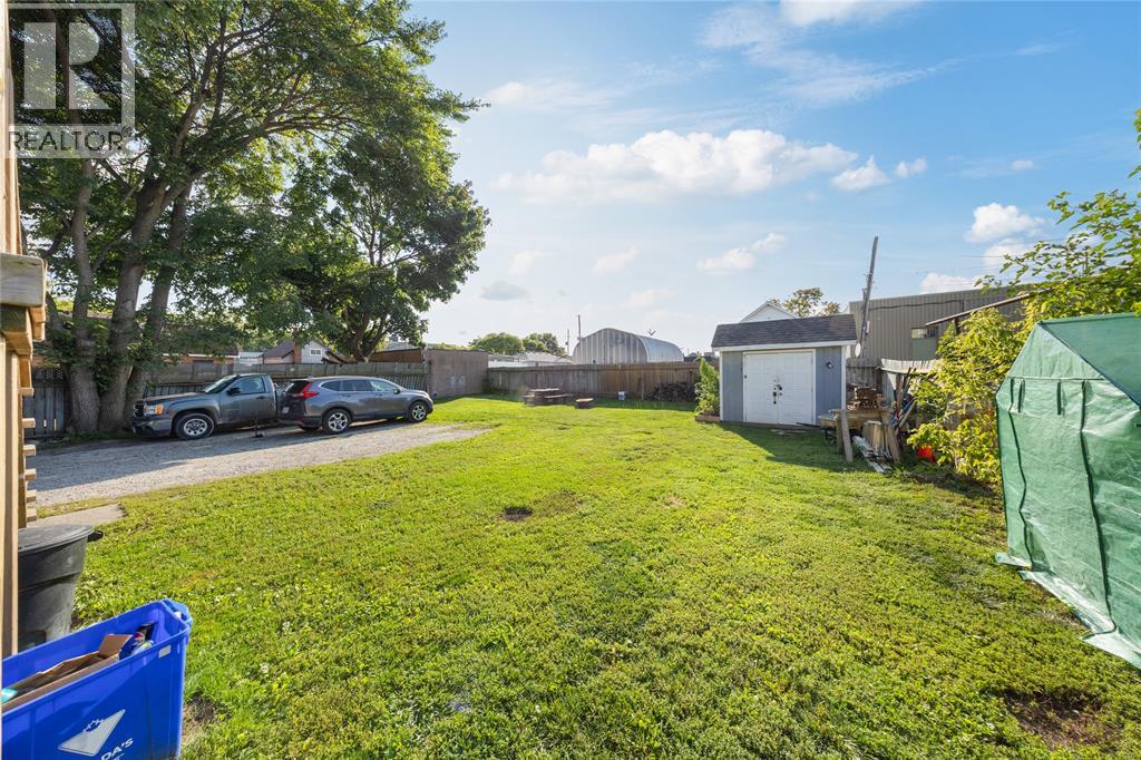 115 BROCK STREET North