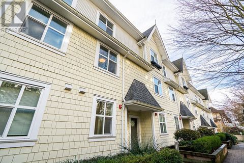 112 7250 18TH AVENUE Burnaby BC V3N1H3