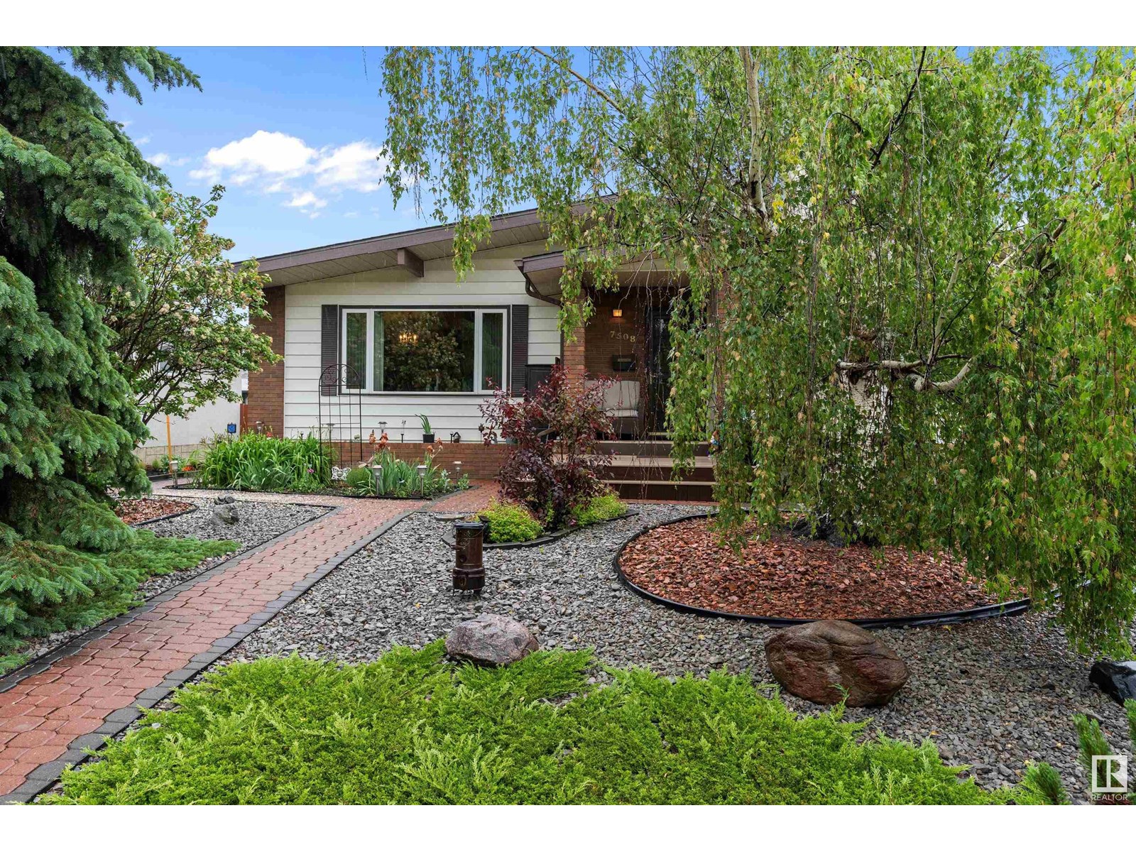 7508 152A AV NW