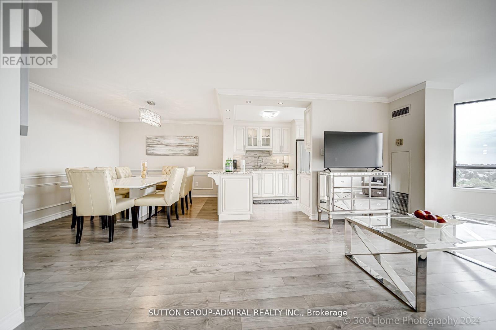 1005 - 7440 BATHURST STREET