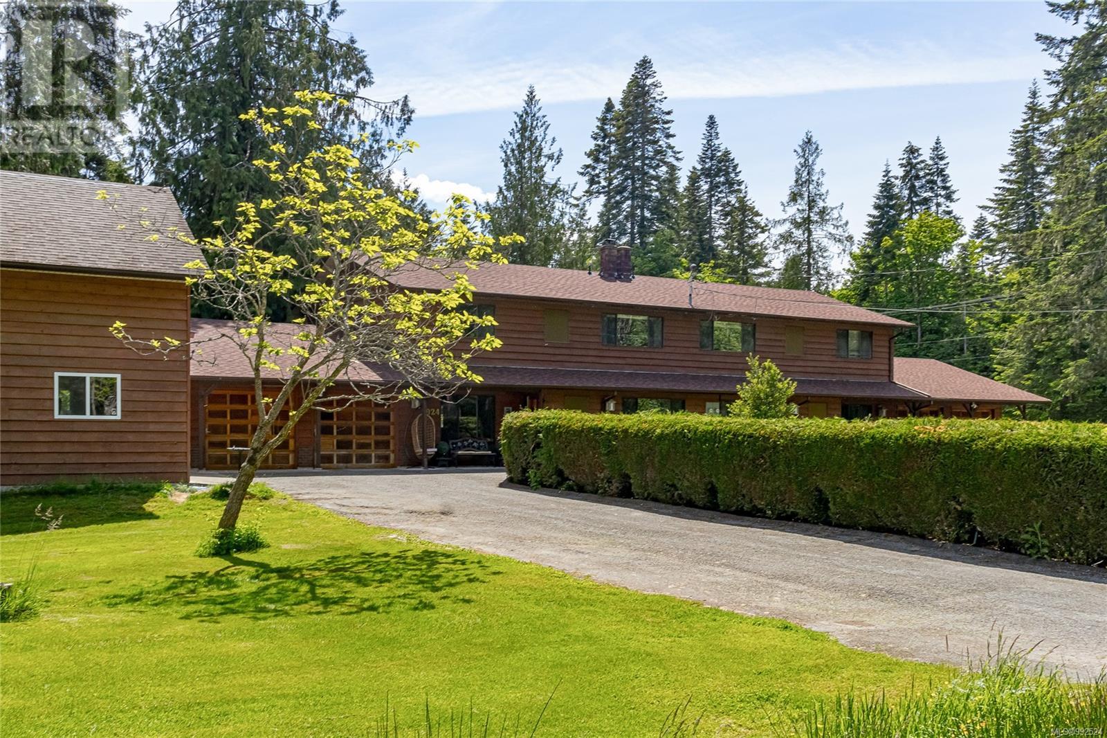 3924 & 3926 Cambrai Rd