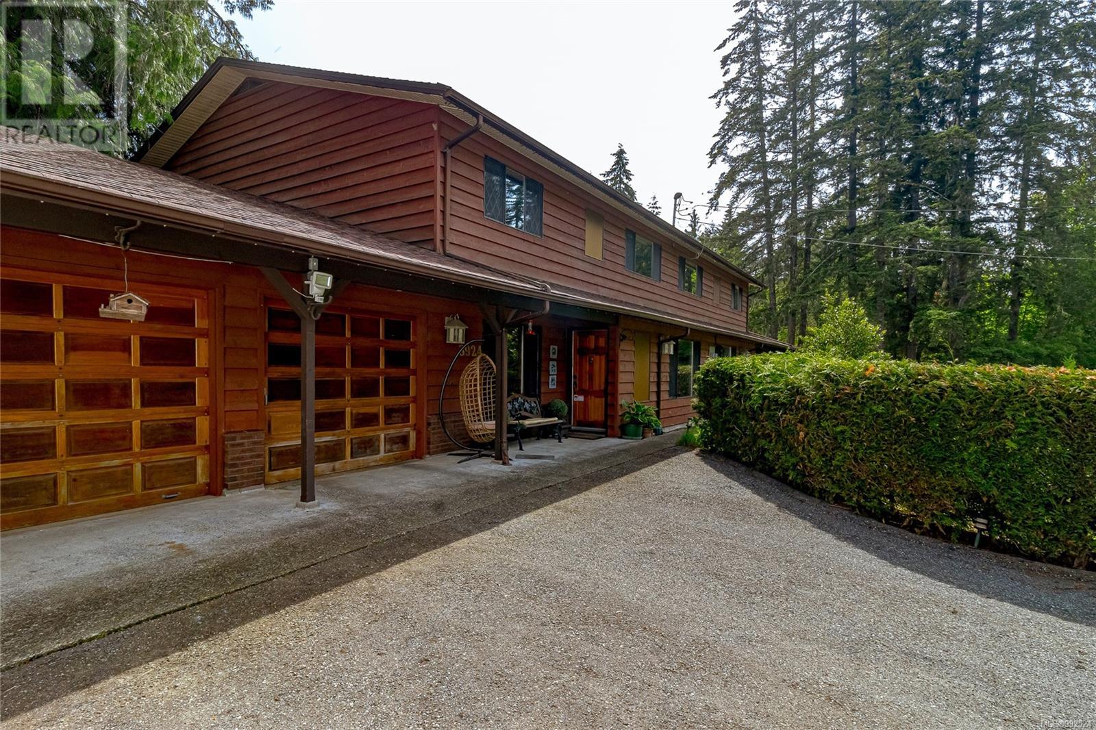 3924 & 3926 Cambrai Rd
