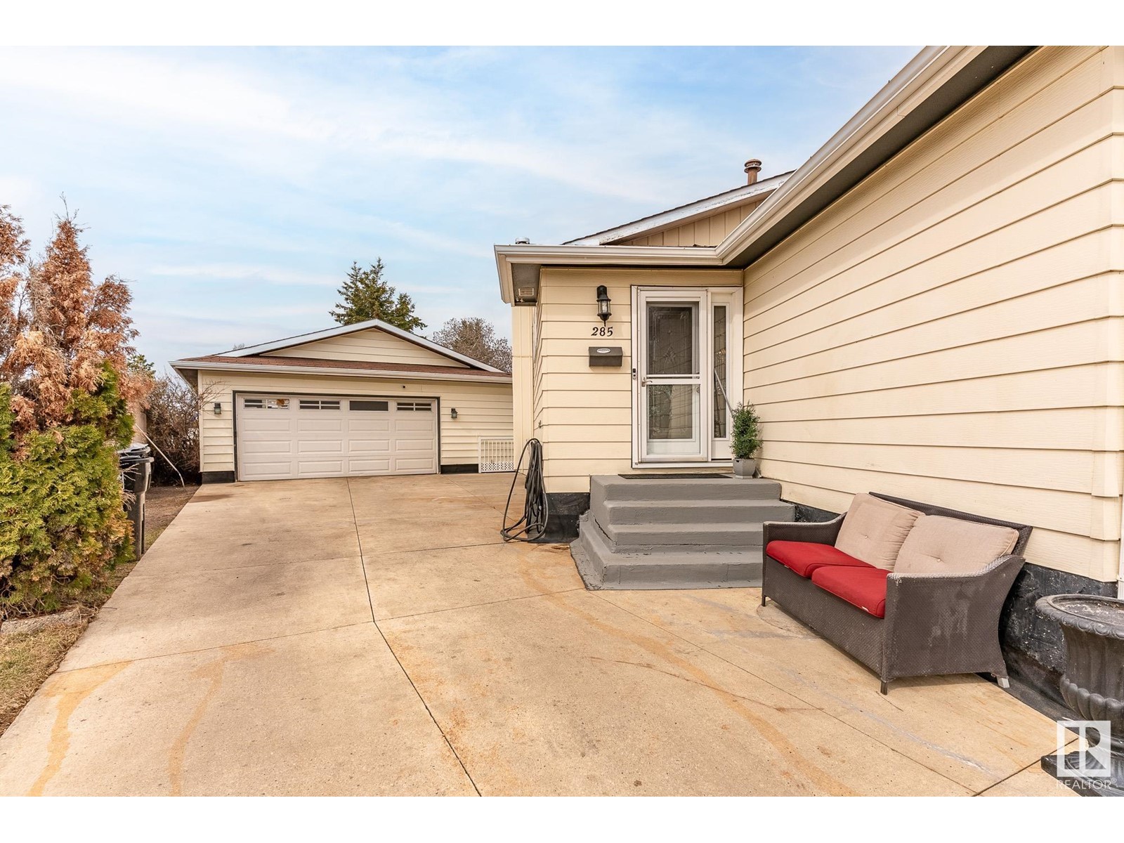 285 WARWICK RD NW