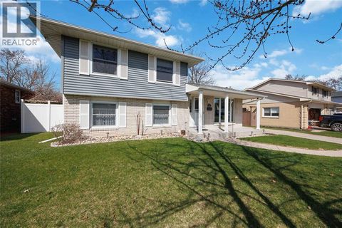 1224 ARLINGTON AVENUE Sarnia ON N7S3T8
