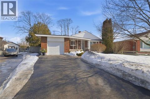 71 PINECREST Drive Kitchener ON N2A2G6