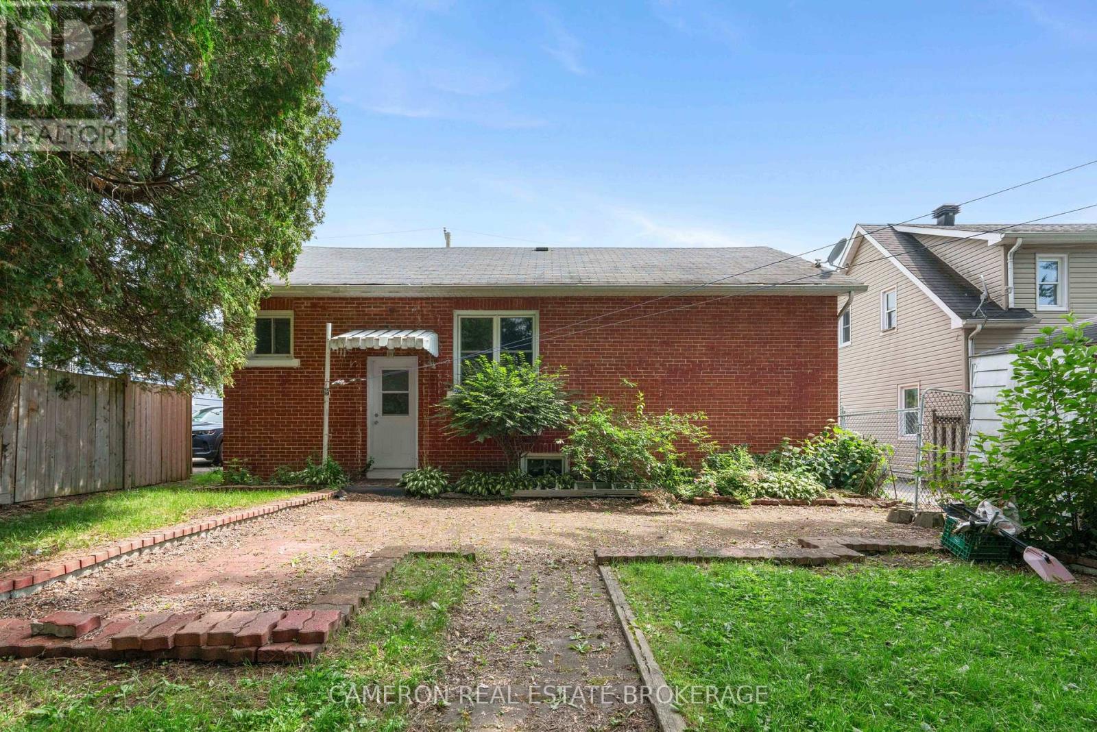 11 DUNBAR AVENUE