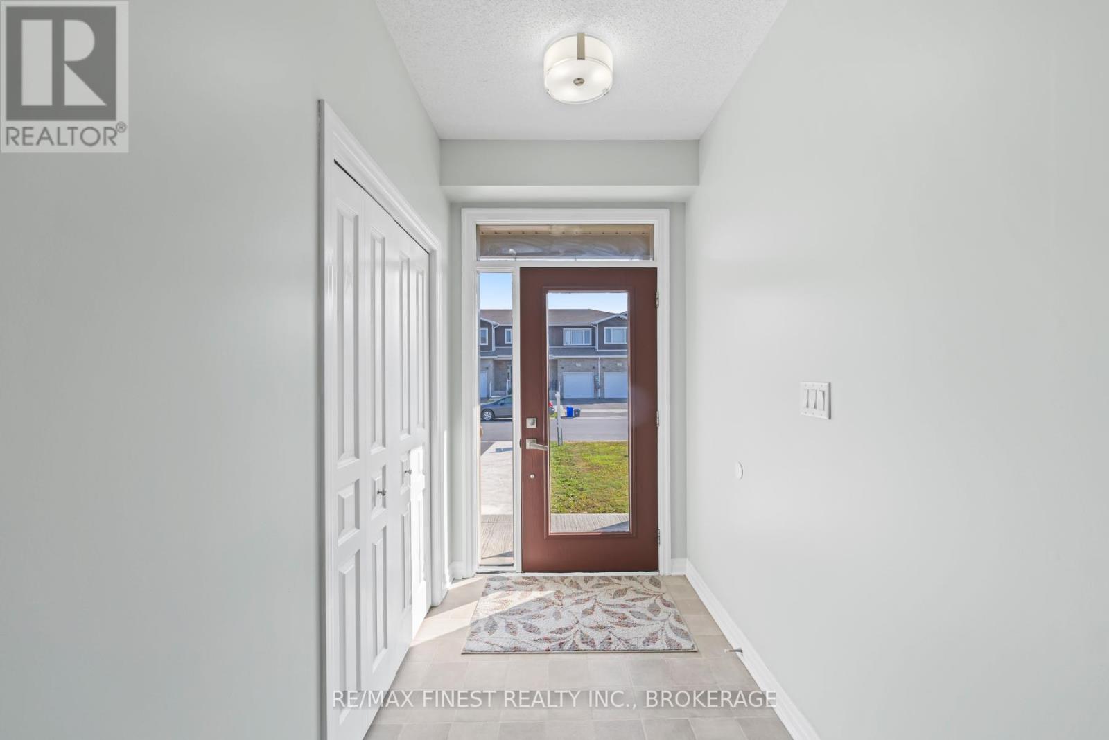 931 RIVERVIEW WAY