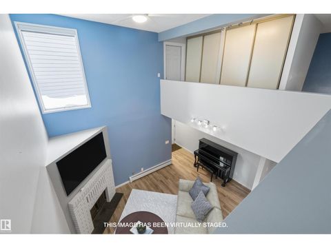 #13 10032 113 ST NW Edmonton AB T5K1N8