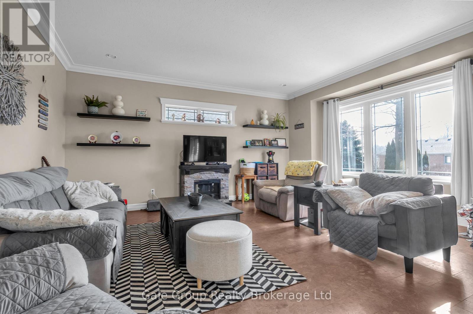 26 WOODLAND CRESCENT