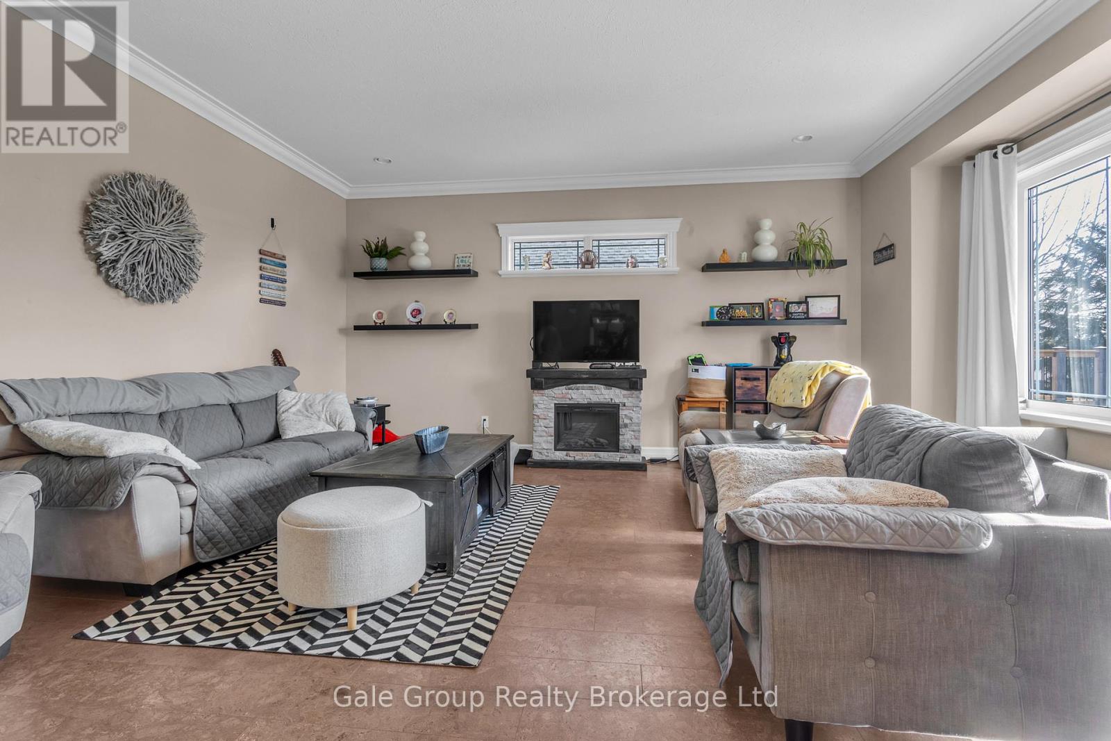 26 WOODLAND CRESCENT