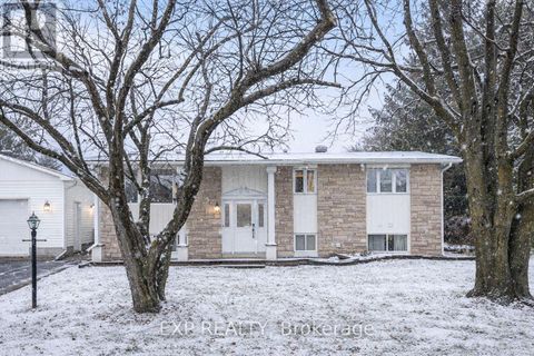 2 CASTLEBEAU STREET Russell ON K0A1W0