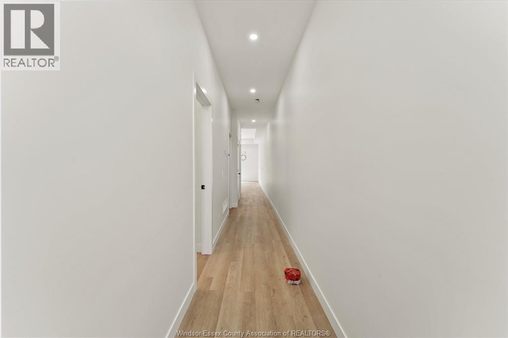 2275 WELLESLEY AVENUE