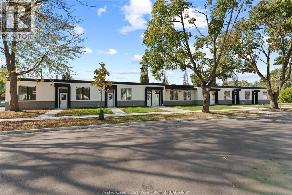 2275 WELLESLEY AVENUE