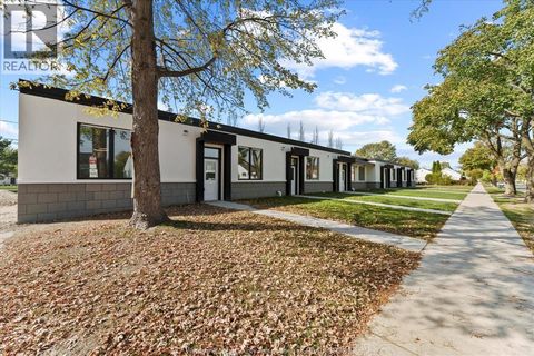 2275 WELLESLEY AVENUE Windsor ON N8W2G1