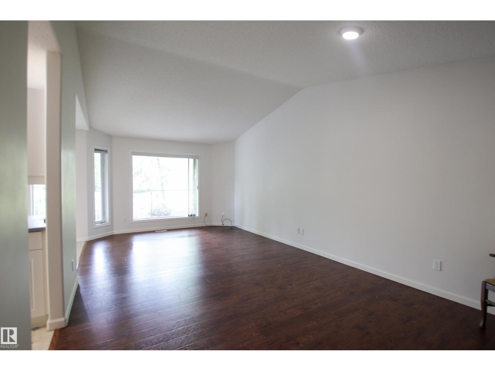 #3 9420 172 ST NW