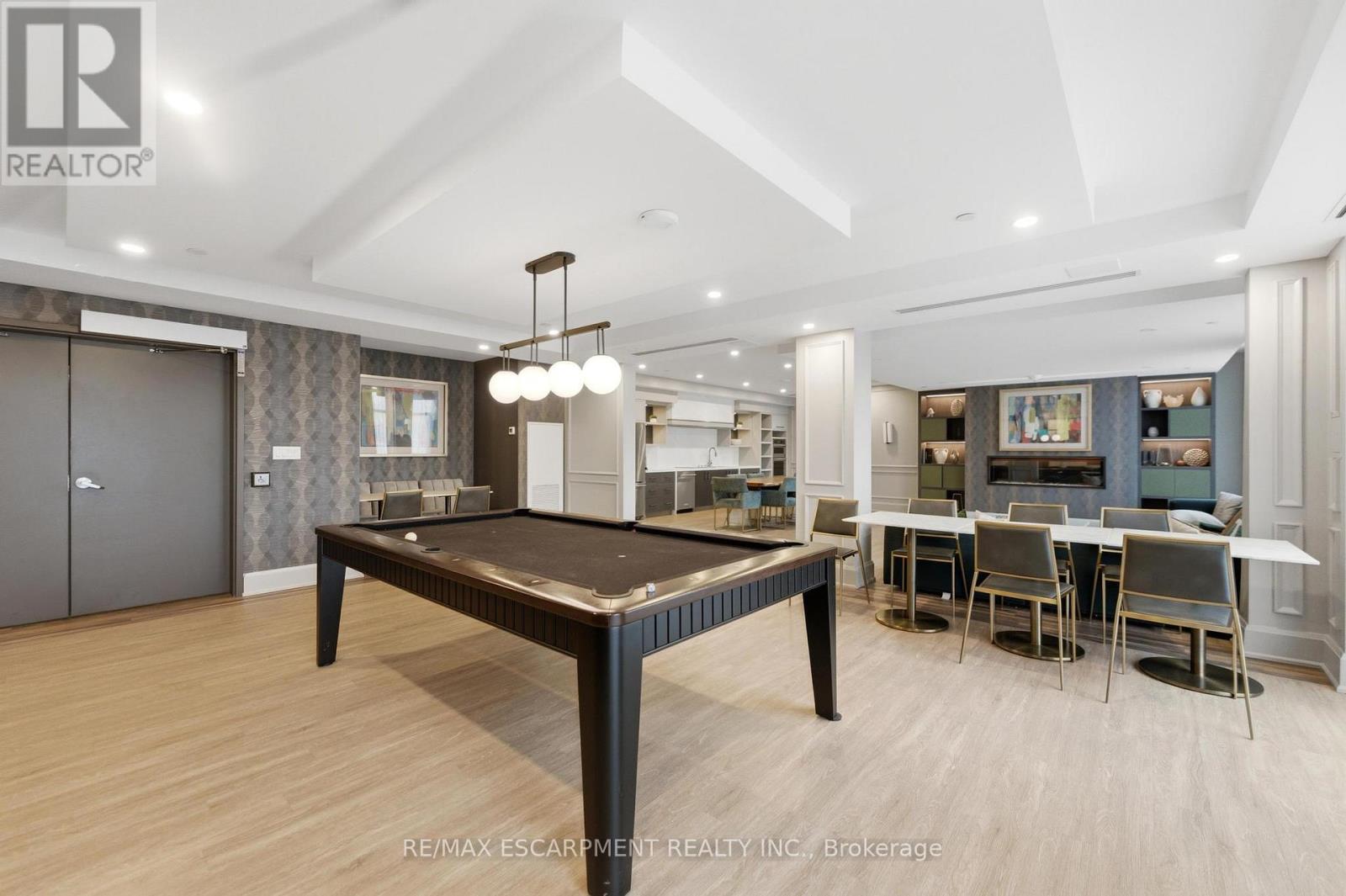 1112 - 460 DUNDAS STREET E