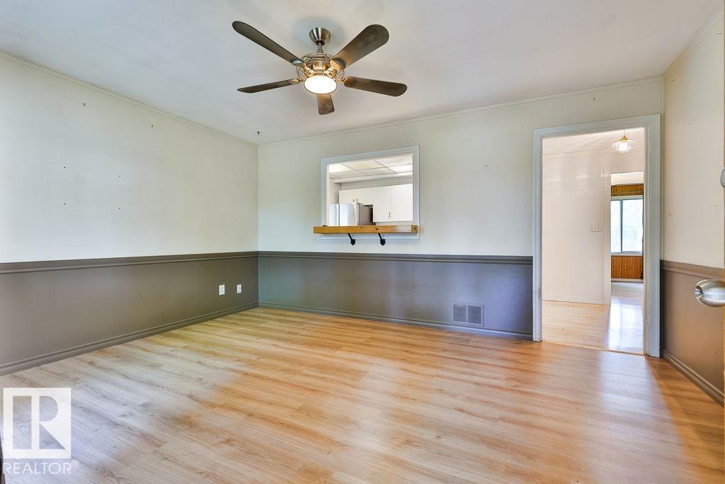 8318 80 AV NW