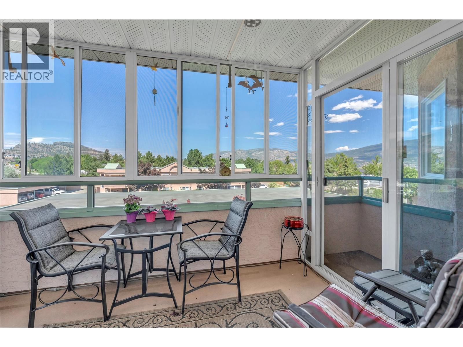 8907 Pineo Court Unit# 306